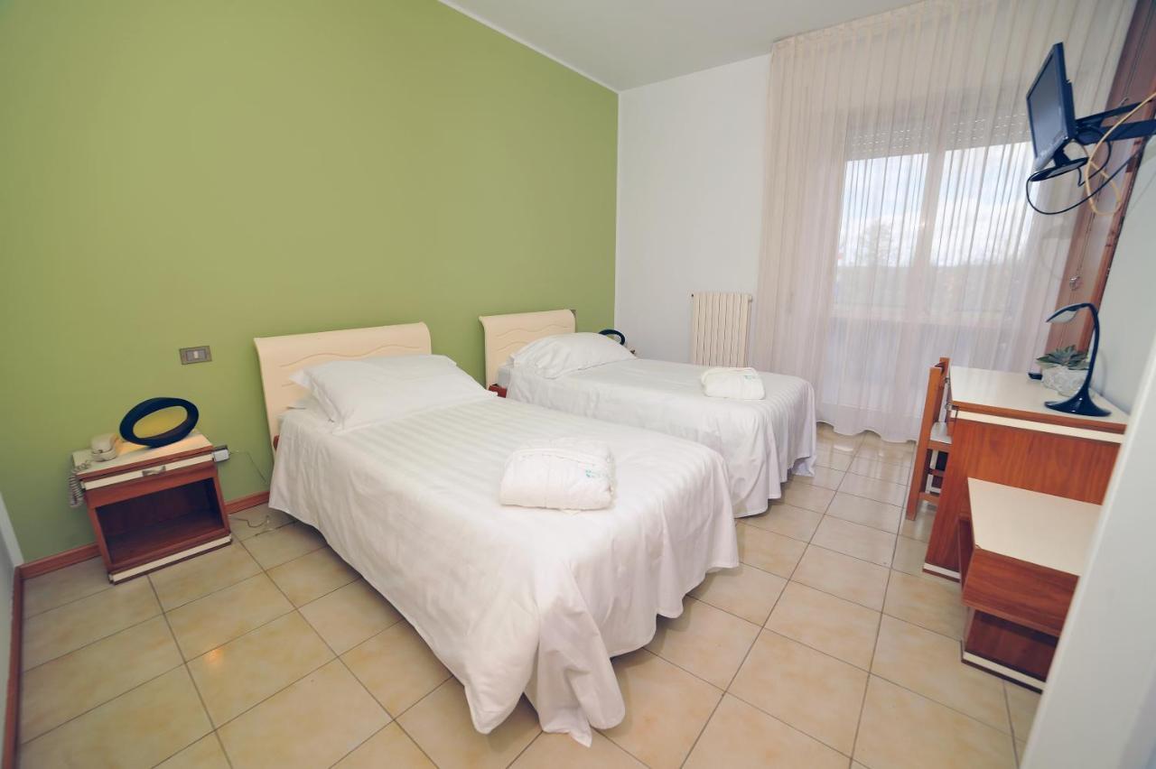 Hotel San Crispino Morrovalle Exterior foto