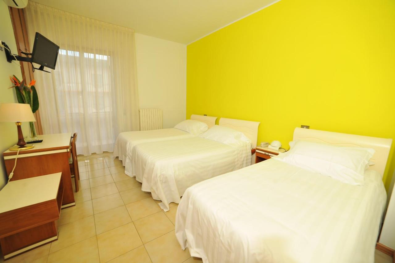Hotel San Crispino Morrovalle Exterior foto